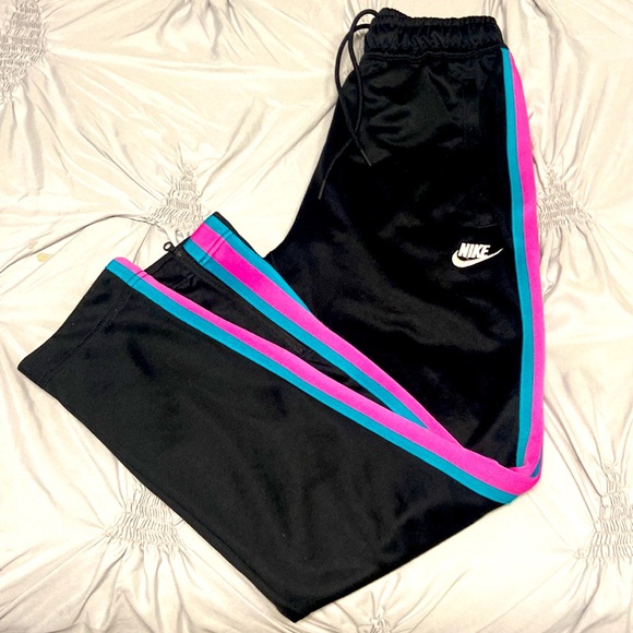 Nike Classic pants🏃🏻‍♂️ - Picture 2 of 4